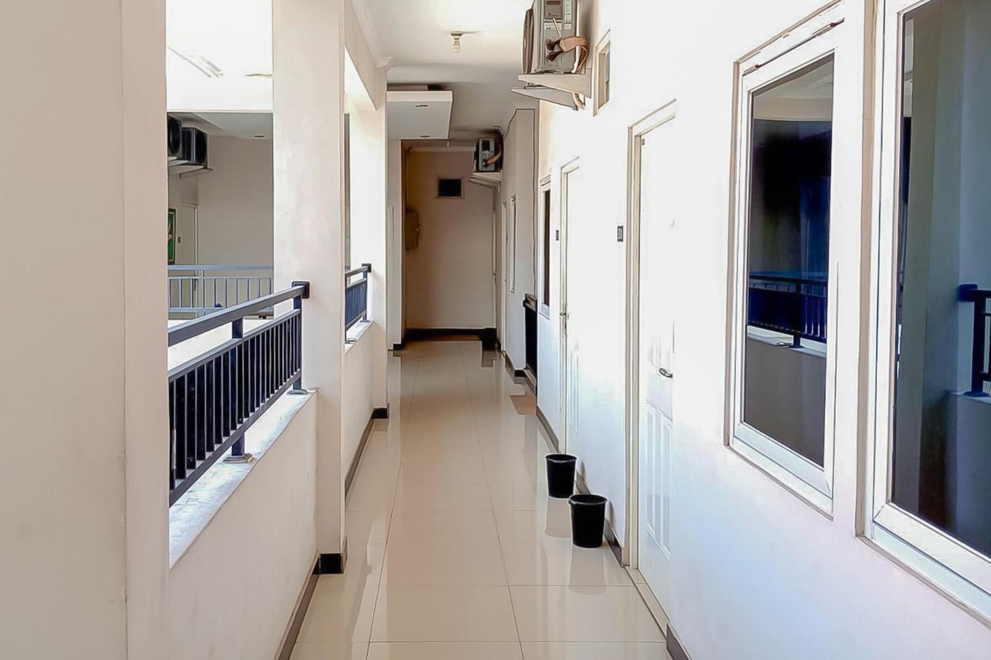 Waringin Guest House Tegal Mitra Reddoorz Exterior photo